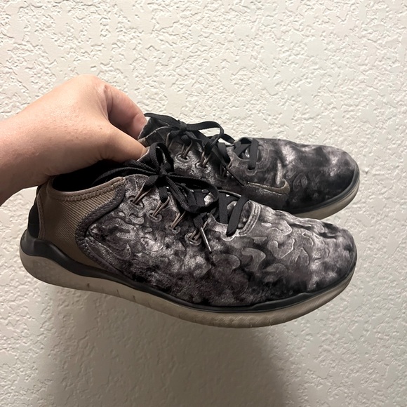 Nike Free Rn 18 “Wild Velvet - Oil Gray” - Picture 4 of 8